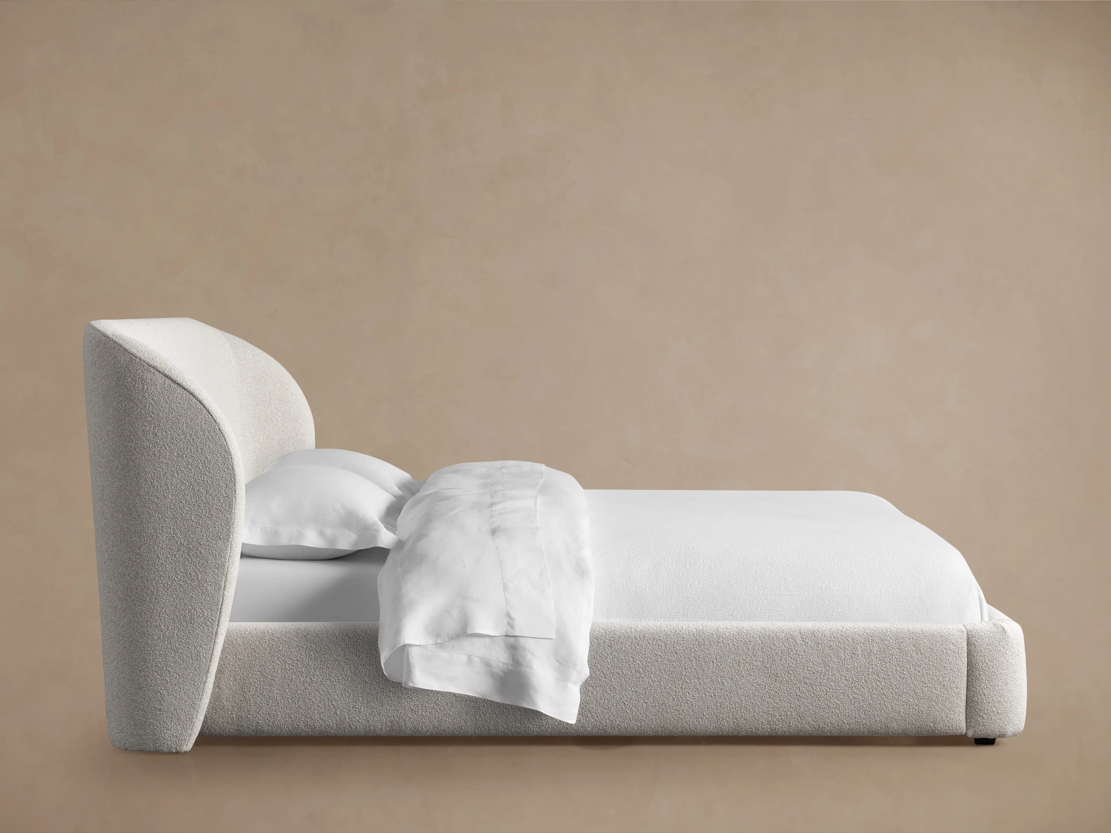 Curved Bed thumbnail 3